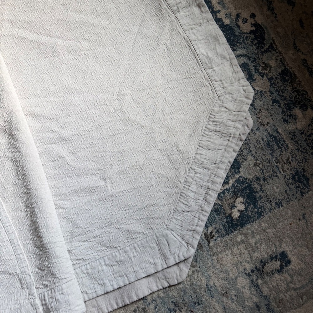 Frette Italy Luxury 100% Cotton White Matelassé Coverlet – Queen - Picture 3 of 9